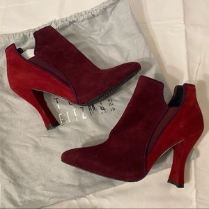 Stuart Weitzman purple red velvet bootie heels great condition with dust bag 7.5